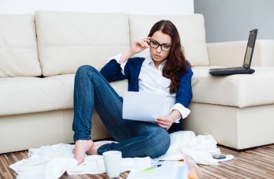 devojka-sa-racunima-1393674507-28538